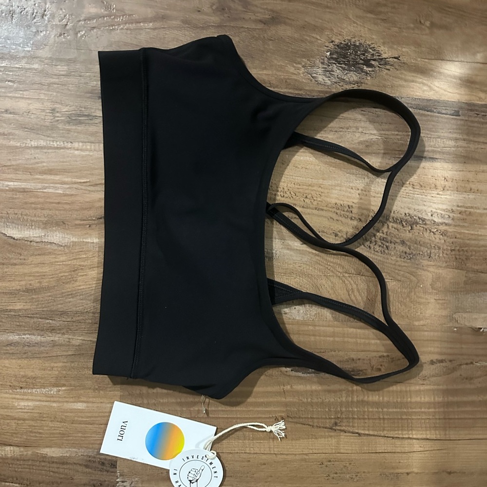 COPY - Vuori sports bra size small.